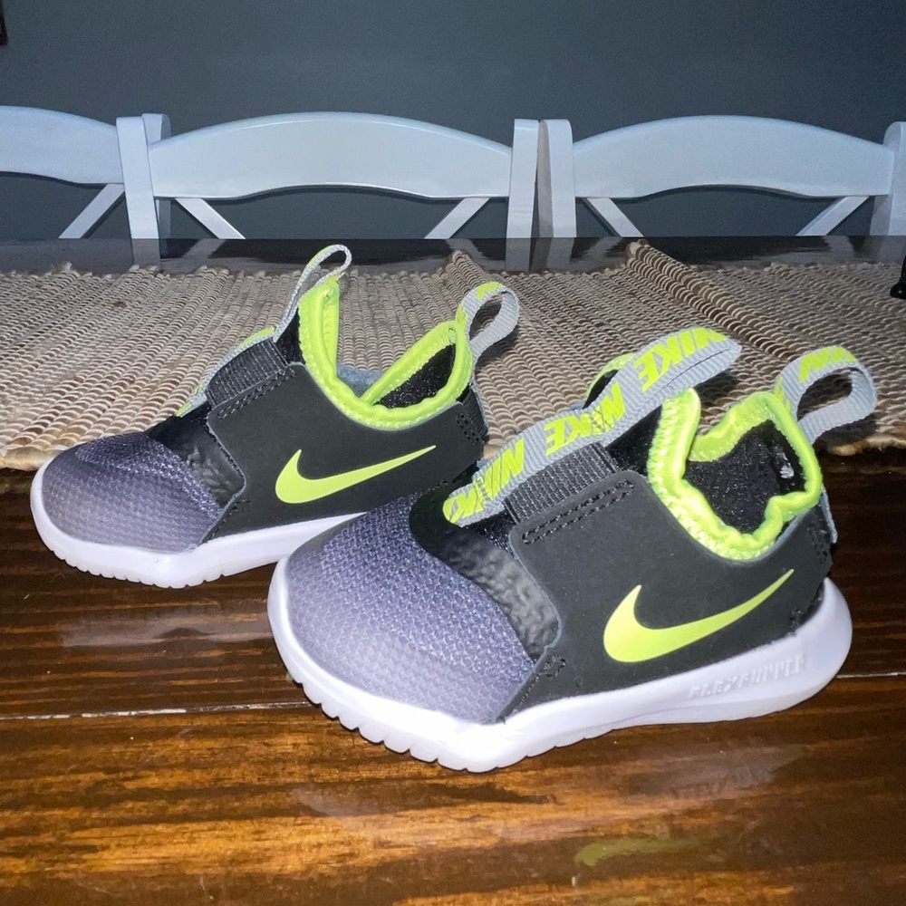Nike flex runner